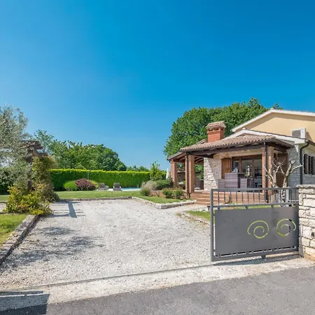 Dea In - Haus Fuer 6 Personen * Vosteni